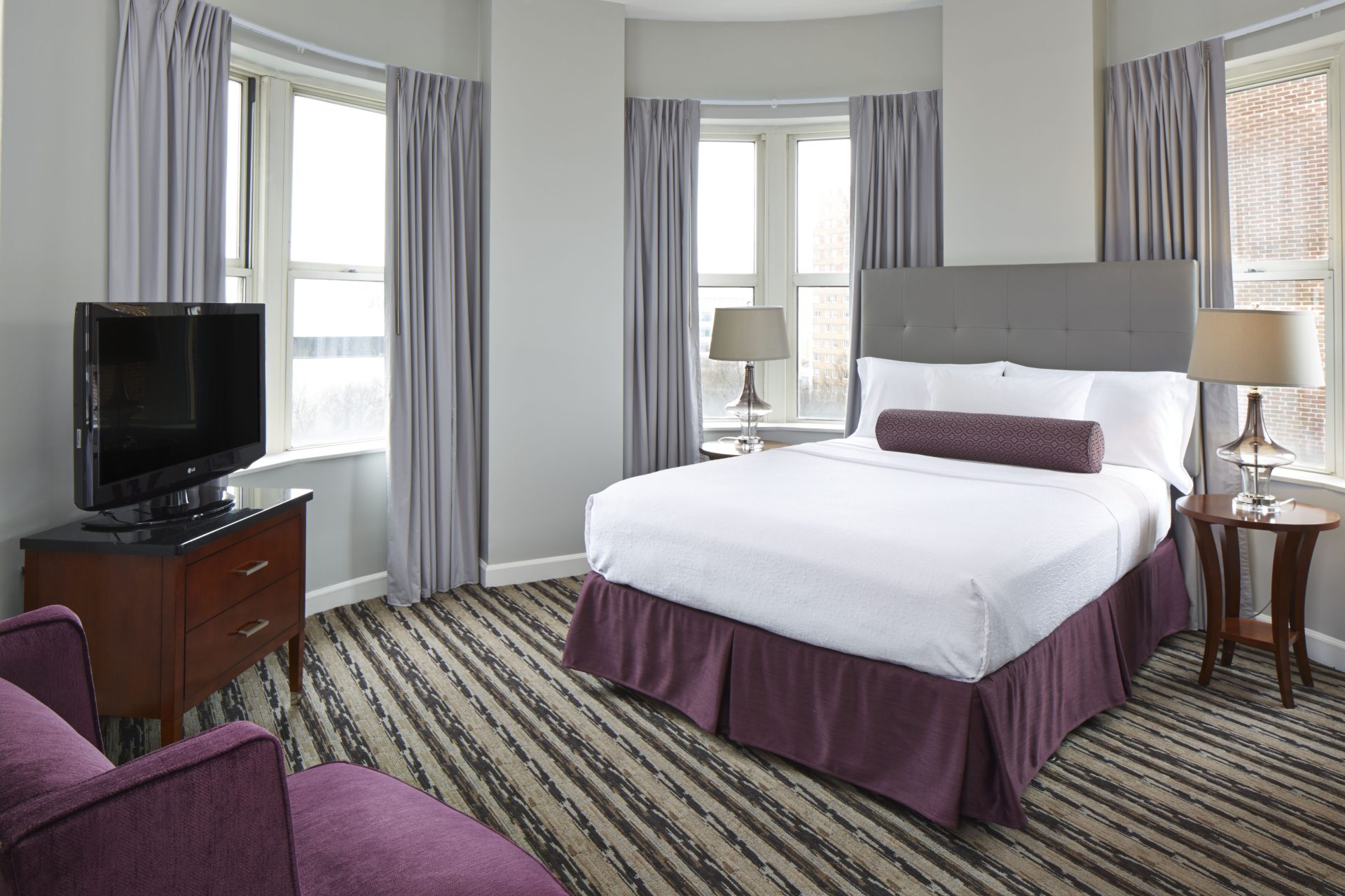 GeorgianTerrace_TwoBedSuite_Round bedroom_King (1)